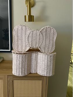 Bow basket for sale 20$ for both