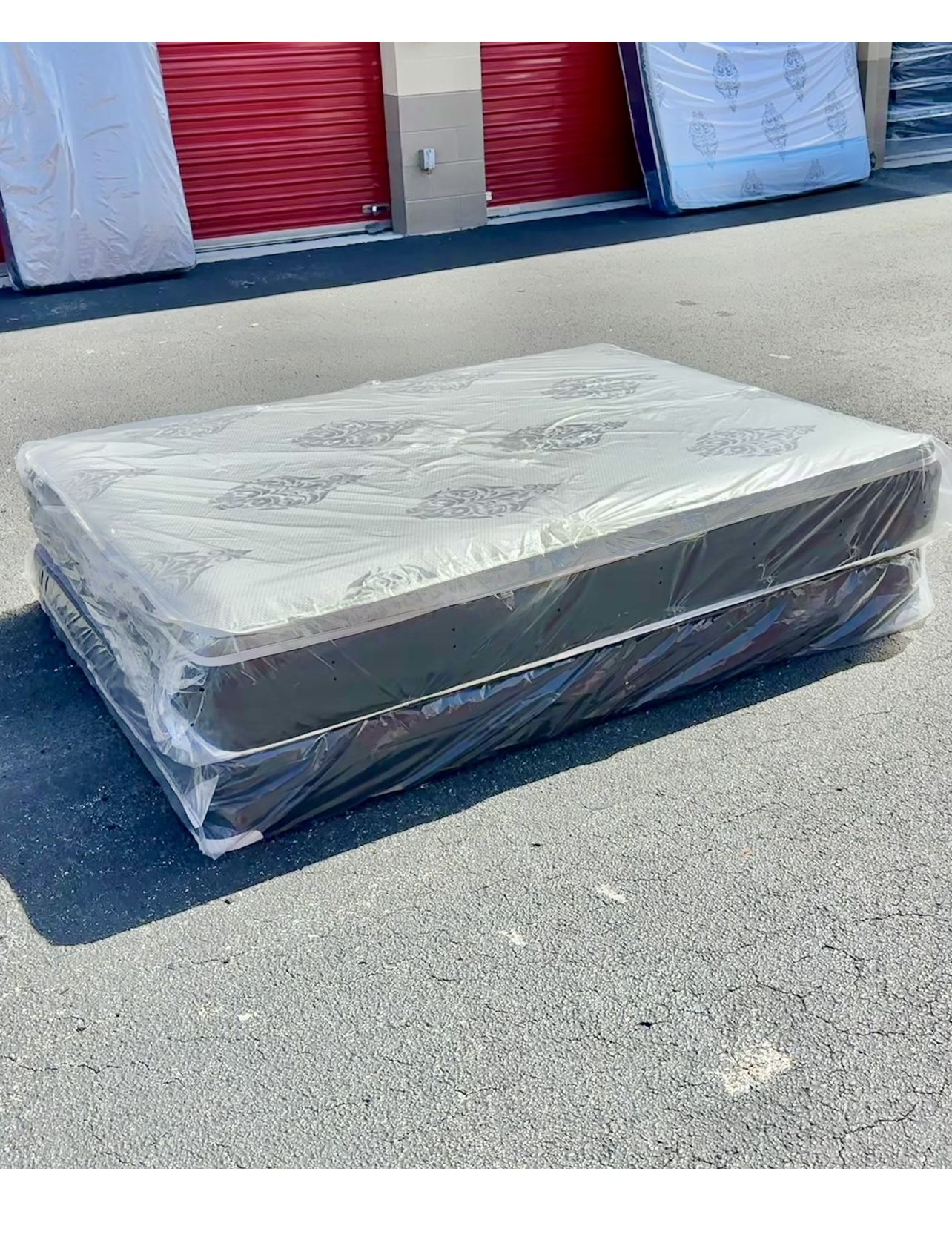 NEW Mattress Queen Size Pillowtop With Box Spring // Offer 🚚