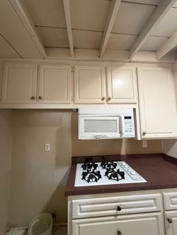 FREE Electric Stovetop, built in Gas oven & microwave.