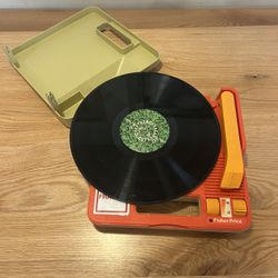 Fisher Price 820 Record Player 