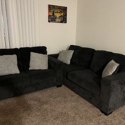 Free couches Must pick up today 