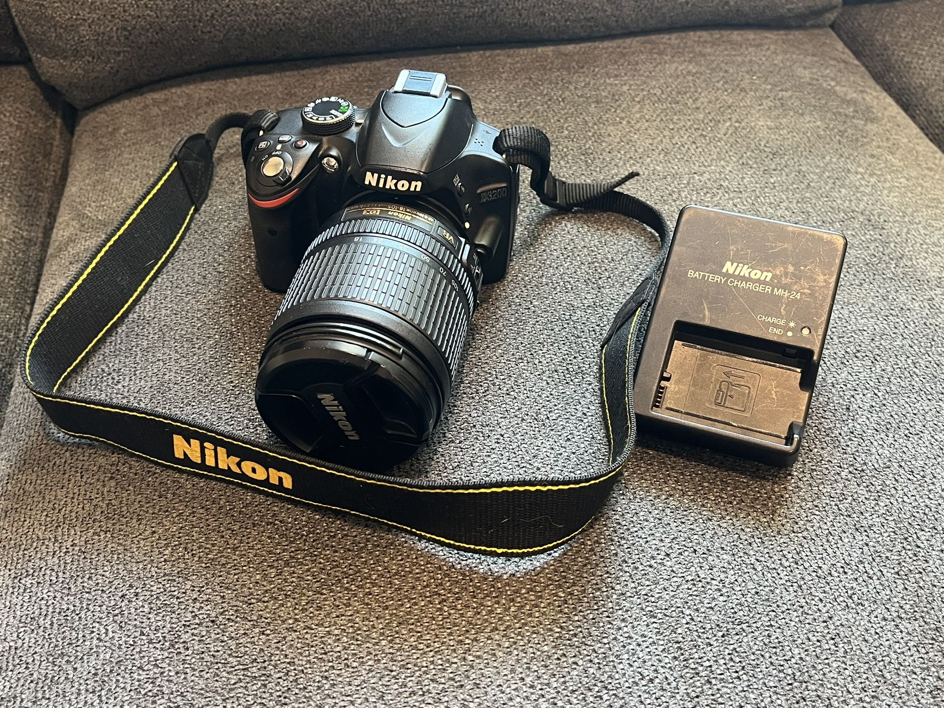 NIKON D3200 DSLR Camera w/ AF-S Nikon 🔥DX 18-105mm 3.5-5.6G VR Lens + Charger