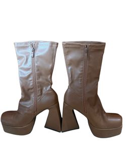 BROWN PLATFORM BOOTS
