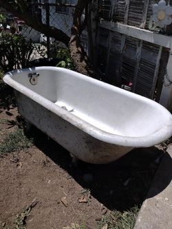 Antique Porcelain Tub With Legs