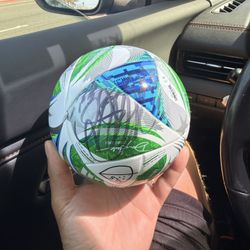 son heung-min autograph ball