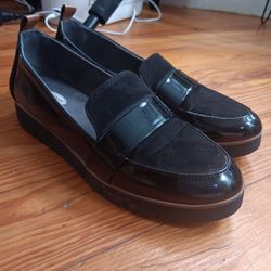 Size 6 Slip-On Casual Shoes 