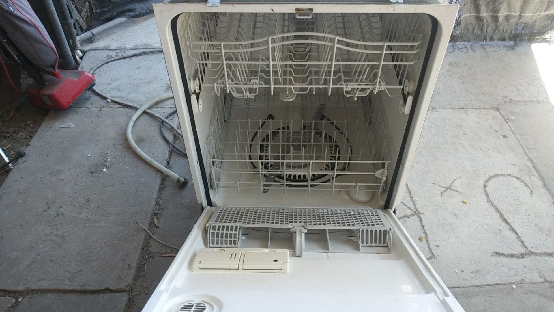 Dishwasher new never used it out of box