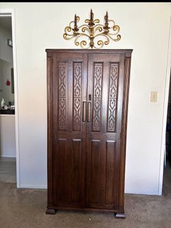 Armoire,cabinet 61Hx29Wx18D 