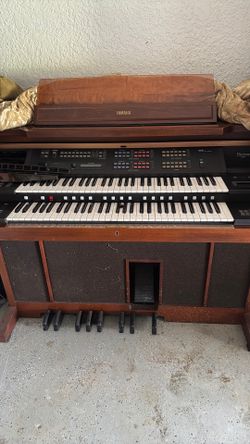 YAMAHA  OLD PIANO