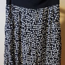 New Look Black and White Patterned Skirt, size L (0298)