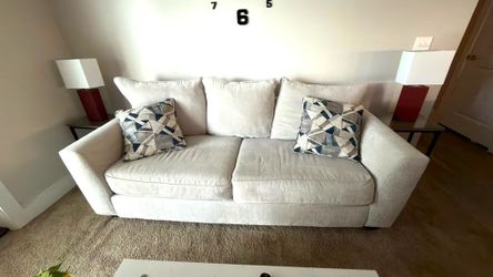 Beautiful Living Room Set – Sofa, Side Tables & 2 Red Lamps Included