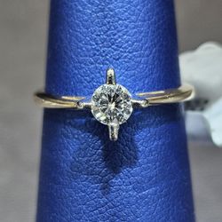 14kt YG Diamond Ring. (C-5) SIZE 5.5 ASK FOR RYAN. #10(contact info removed)