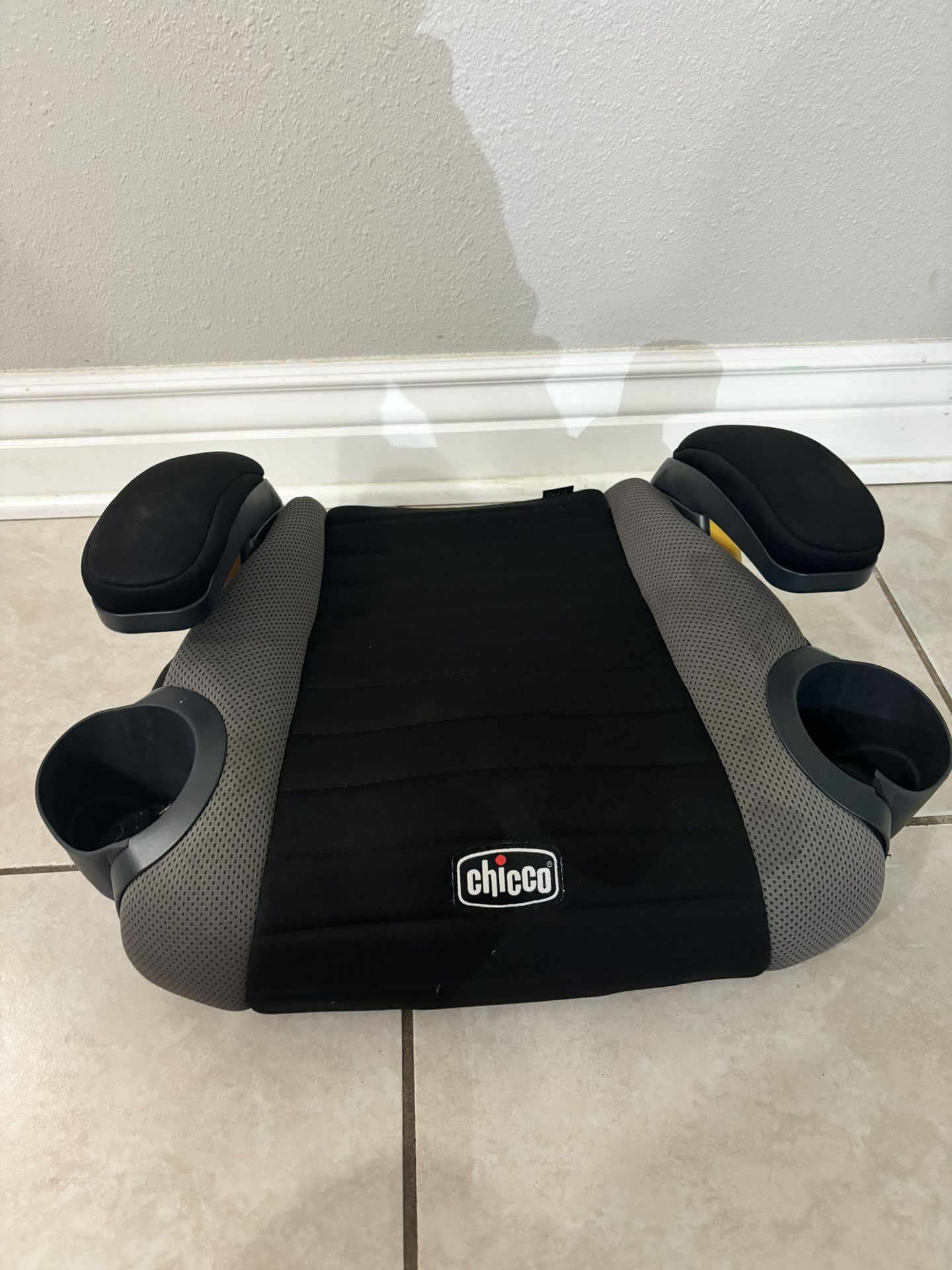 Chicco GoFit Cleartex Backless Booster Car Seat