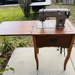 Deluxe zig-zag sewing machines