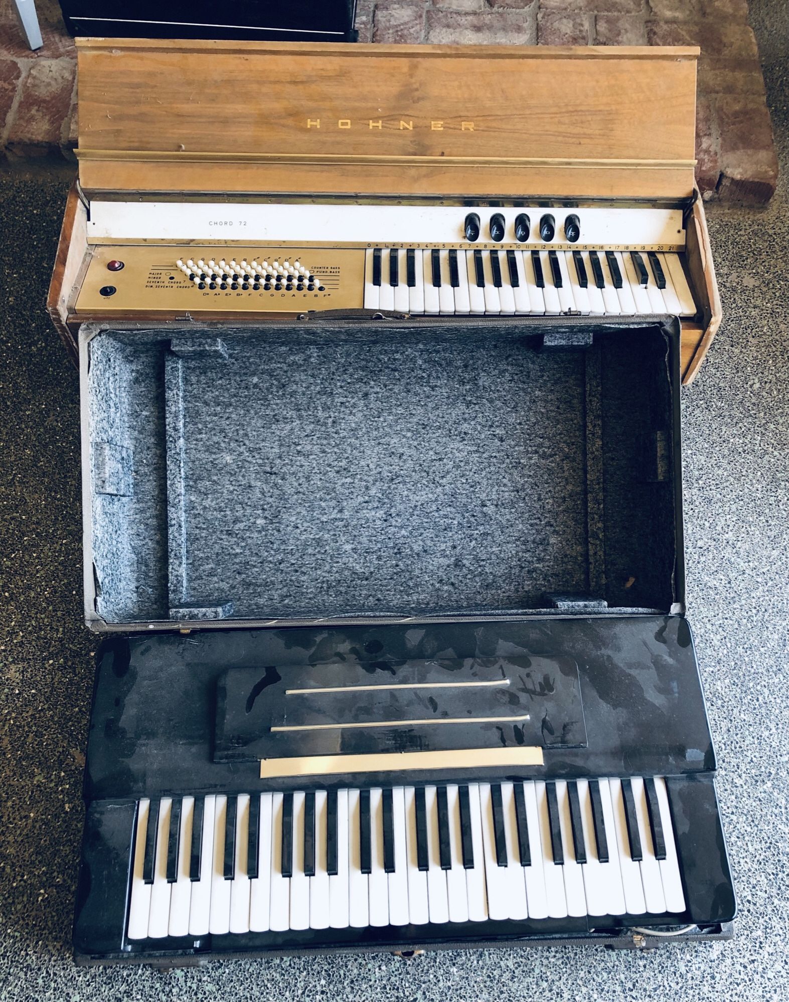 (2) Hohner Organs Organa Model 9807 Table Top Keyboard