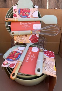 New Beautiful 14-Piece Mix & Measure Set