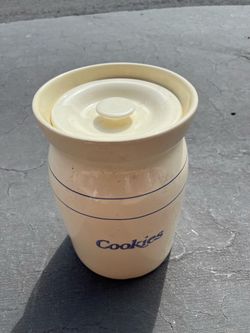 Ceramic Cookie Jar with Lid