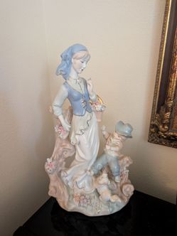 Porcelain Staute