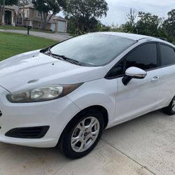 2015 Ford Fiesta