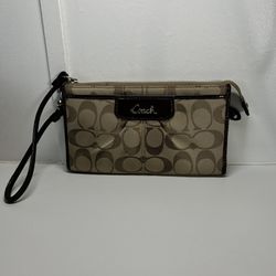 Coach Signature Wristlet perfect condition