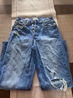 Woman’s Universal Thread baggy jeans
