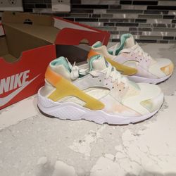 Nike Huarache 'Supernova' Size 7/Euro 40