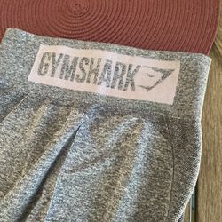 GYMSHARK WORKOUT /LESIURE WEAR WOMENS SZ SMALL GRAY 