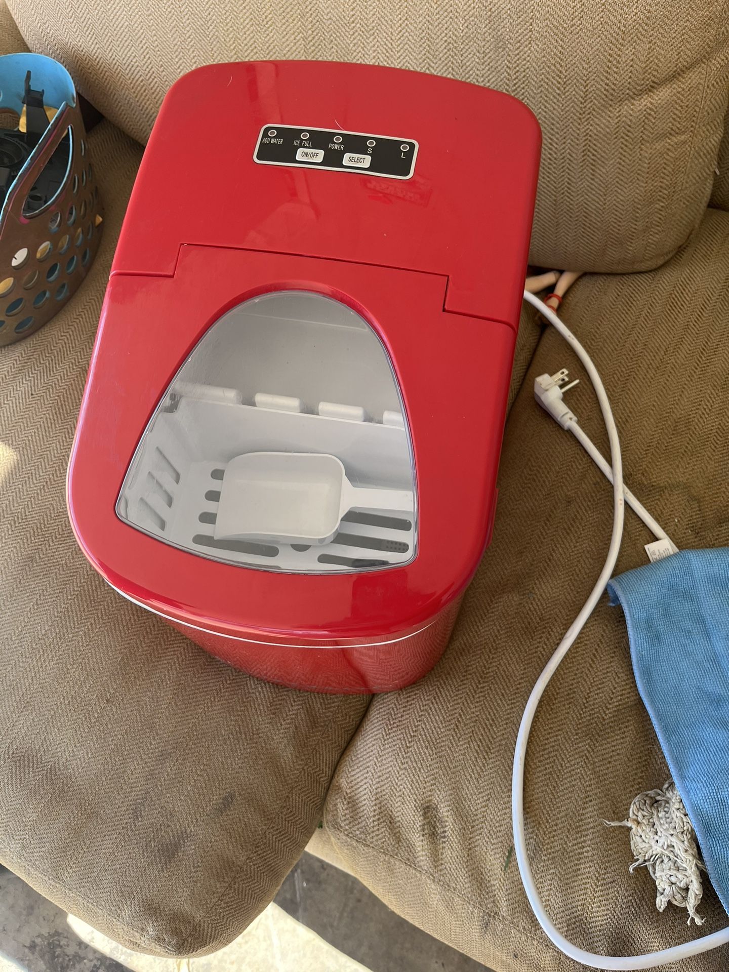 Ice maker