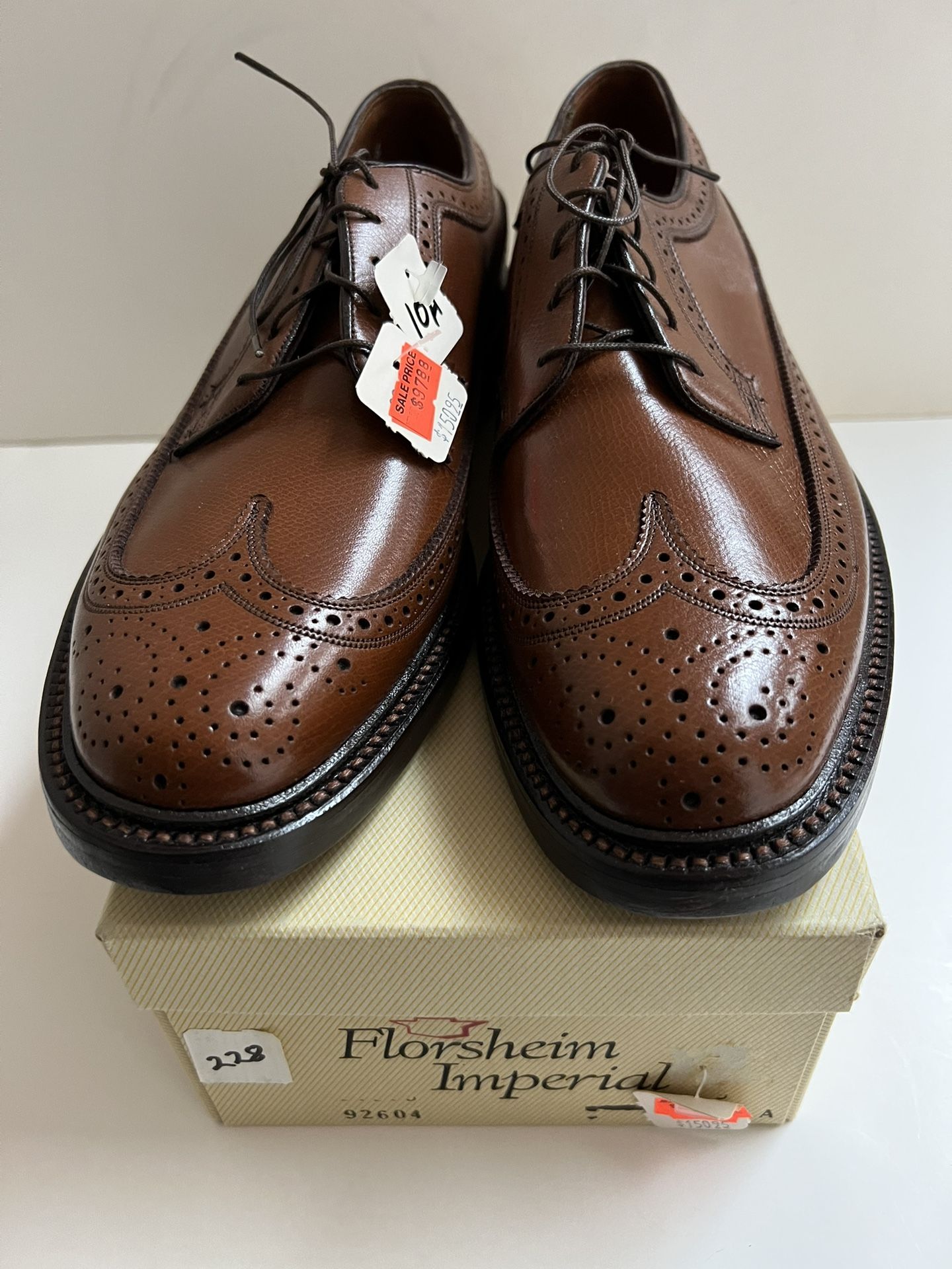 VINTAGE FLORSHEIM IMPERIAL V CLEAT 5 NAIL LONGWING WINGTIPS SIZE 10 A NEW IN BOX