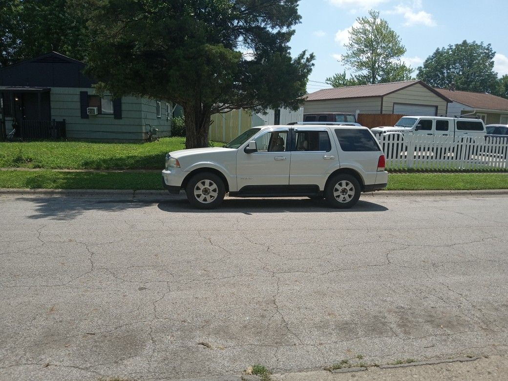 2005 Lincoln Aviator