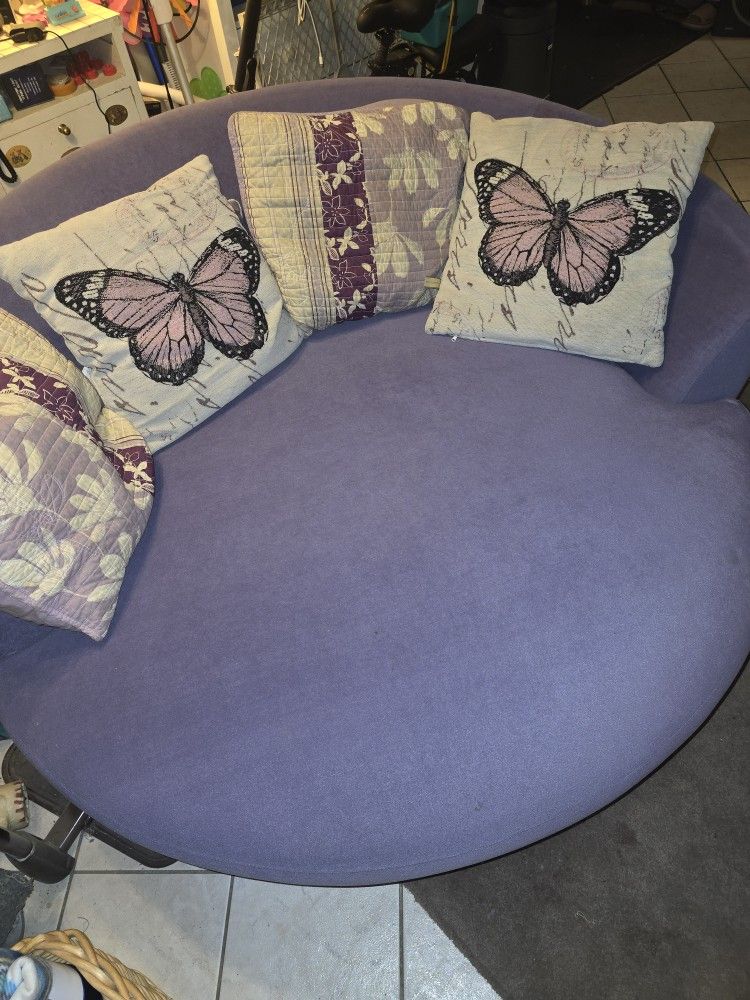 Oversized Round Chair