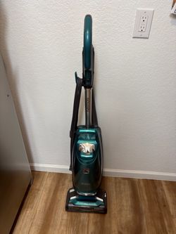 Kenmore vacuum bagged cleaner