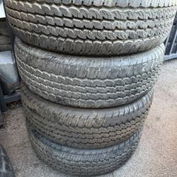 Vendo 275/70/R18 Instacion Y Balance Las 4 Llantas Por $210