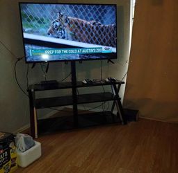 65” Vizio Tv 275$ Negotiable