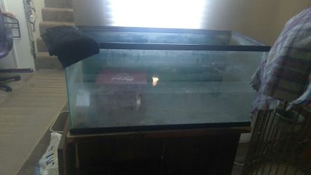 Fish tank no cracks or nothing 50 gallon