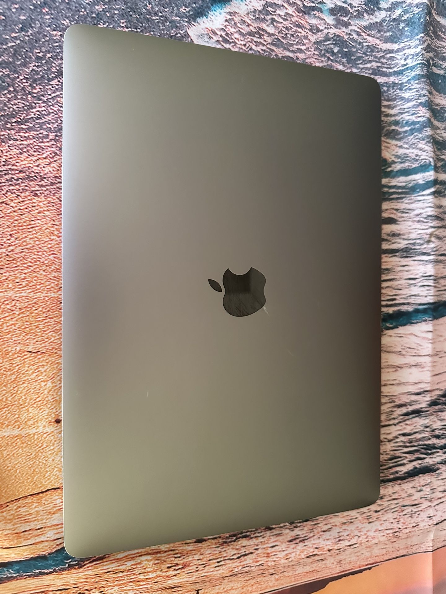 MacBook Pro 13 inch - 2020 Laptop - 1TB