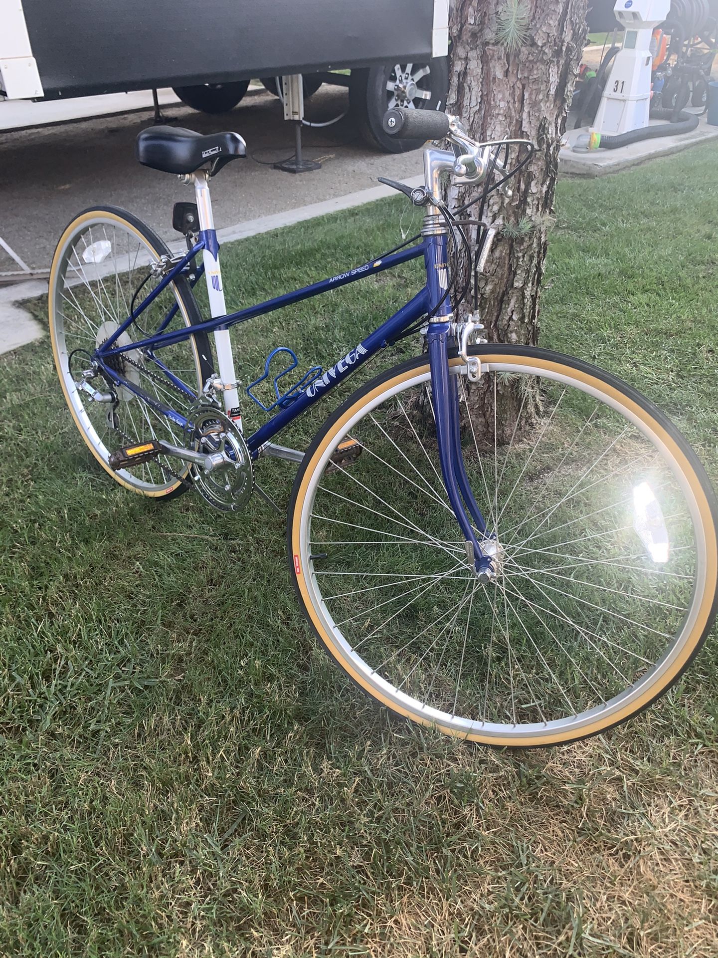 Vintage Univega Arrow Speed 27in Wheel Blue White for Sale in Bakersfield CA OfferUp