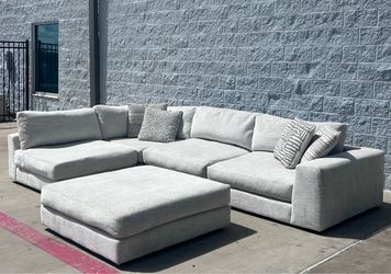 Cindy Crawford Monterey park Sectional with ottoman