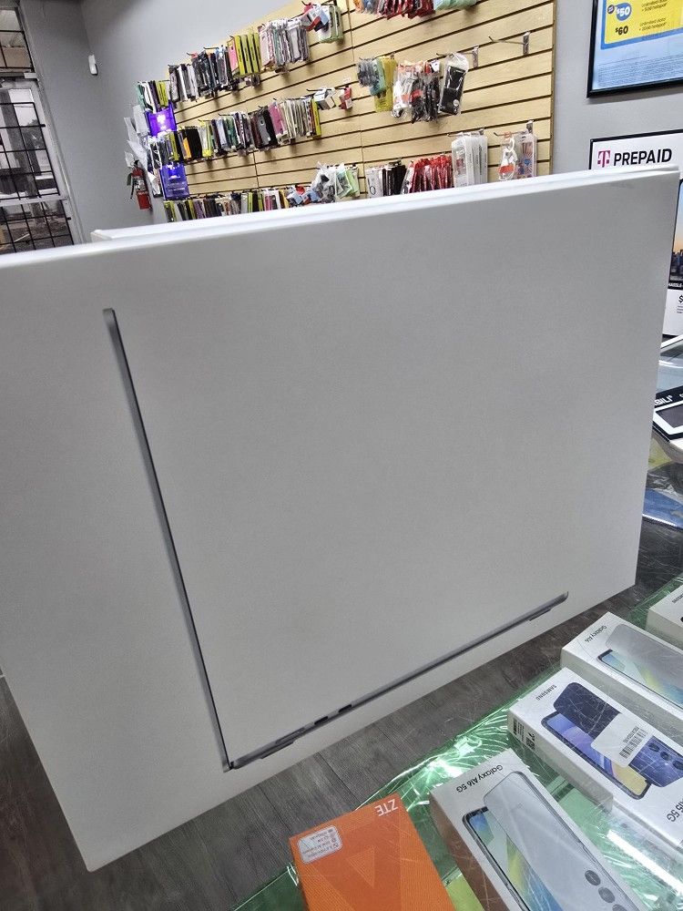 MacBook Air M4 Pay Low Down No Crdt Needed