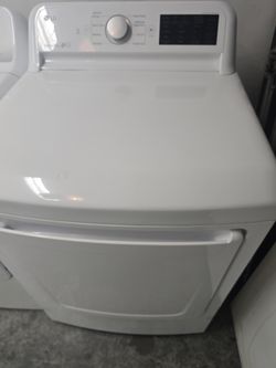 LG ELECTRIC DRYER  like new