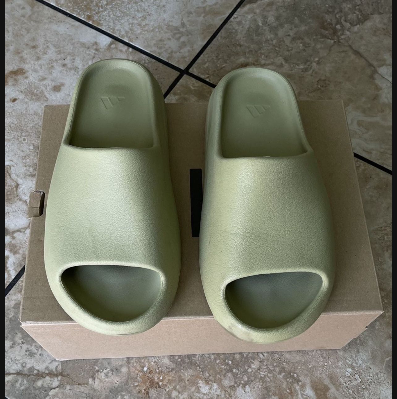 YZY Side size 12 9/10 NO TRADES