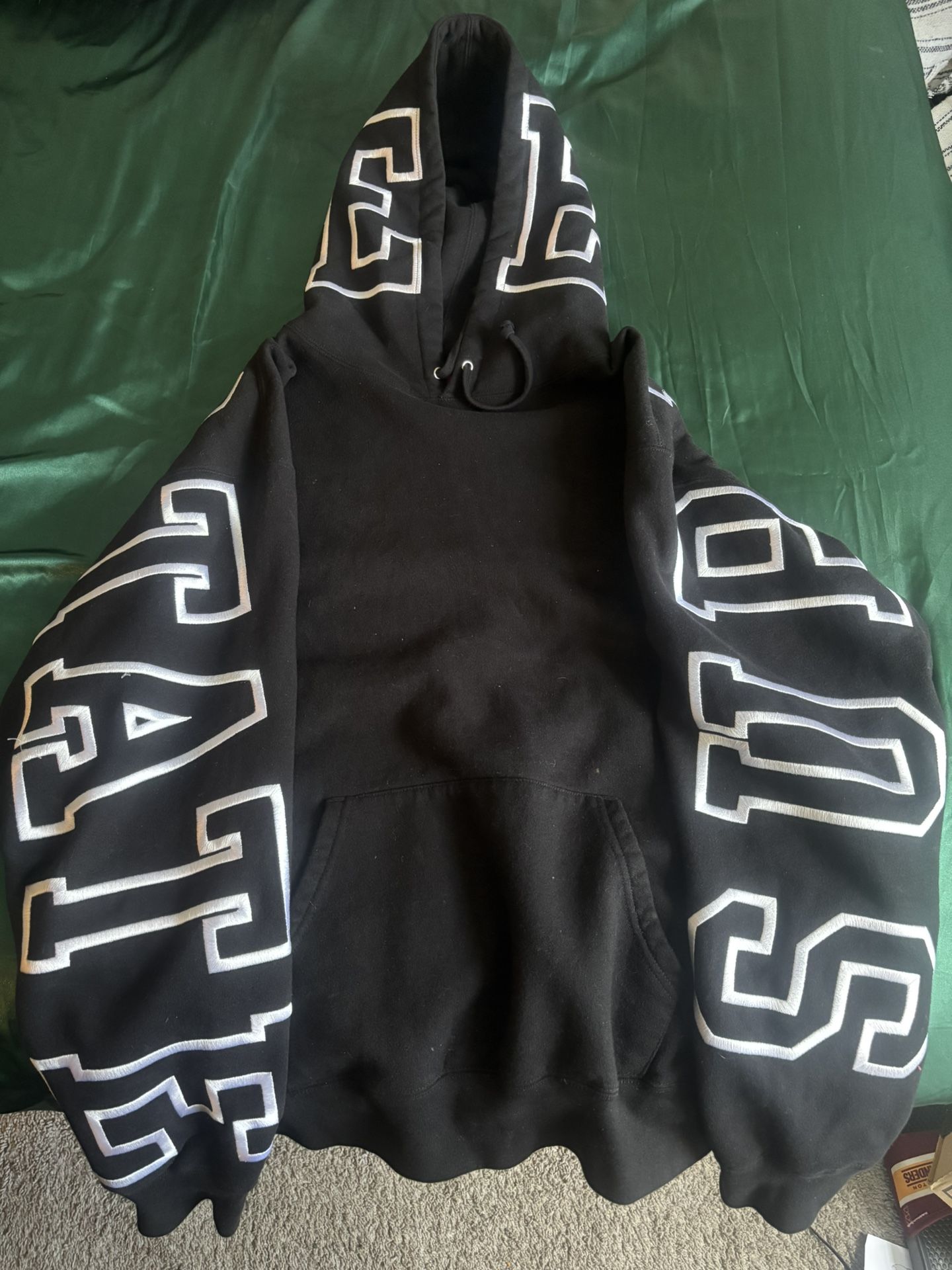 Supreme Hoodie