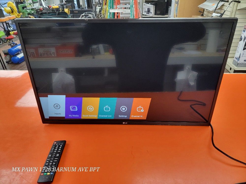 LG 32in. Smart LED TV