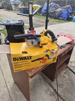 
DEWALT
Bagless 20V MAX Stick Cordless General Dirt Filter Handheld Vacuum (Tool Only)STORE PRICE $169