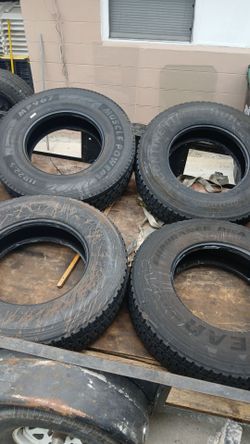 Truck tires 11×22.5