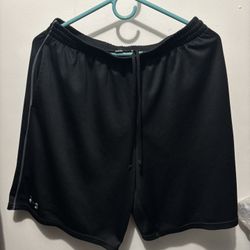 Under Armour Shorts Mens Large Black Loose Fit Pocket Workout Gym Dad Activewear