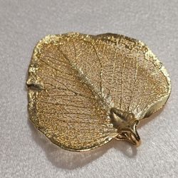 Aspen Leaf 2" Filigree Gold Dipped Necklace Pendant Vintage Great Condition 