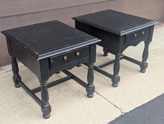 Set of two vintage thomasville side tables
