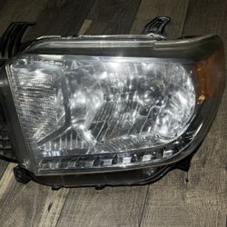 2014-2017 TOYOTA TUNDRA CHROME HEADLIGHT HALOGEN LEFT DRIVER SIDE