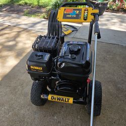 Dewalt 4400psi Pressure Washer Like New $660 Price FIRM/ SEMINUEVA PRECIO FIRME $660